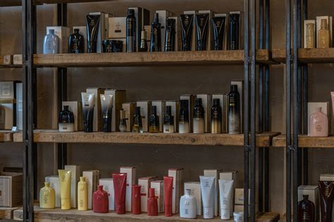 di niente kapper|Davina van ‘Di Niente’ neemt je mee op reis doorheen haar salon。